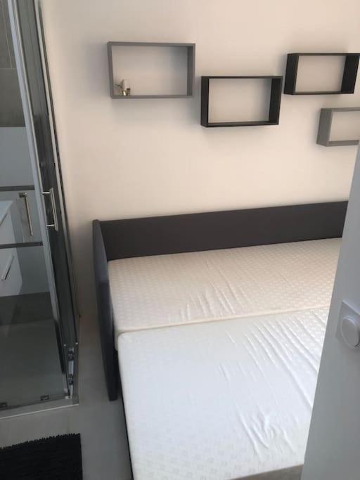 Pavillon 3 Chambres Avec Veranda Et Climatisation. Sorede Ngoại thất bức ảnh